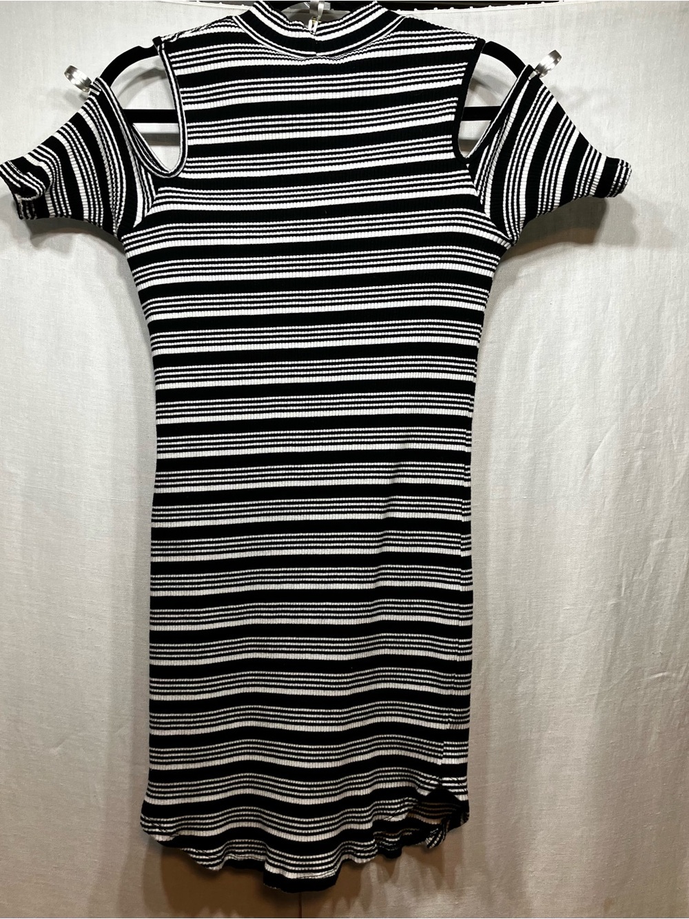 No Boundaries Black & White Striped Cold-Shoulder Knit Dress Large